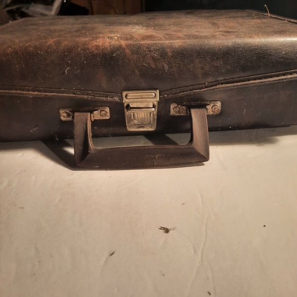 21 Vintage Cassettes - CCM Collection and Case - Picture 6 of 13